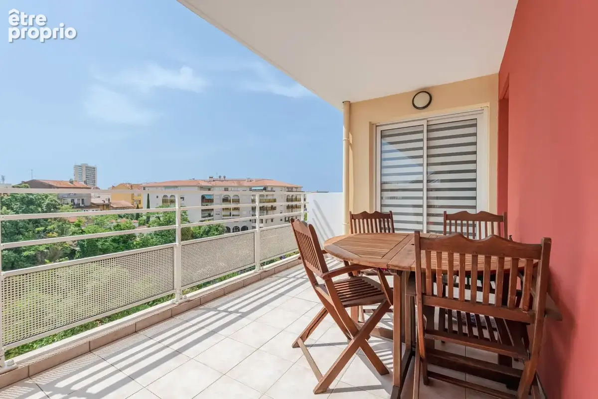 Saint raphael appartement derniere etage centre ville terrasse et garage au calme - photo 15
