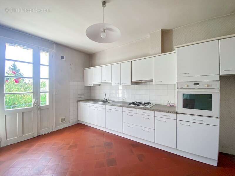 Dpt d la Vienne (86) A vendre Maison de ville type 5 à Châtellerault (86) - photo 5