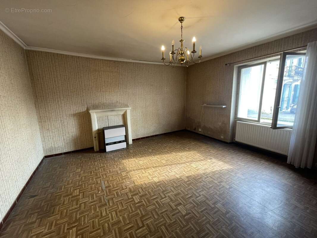 Maison 100 m² à Saint-Astier  - photo 2