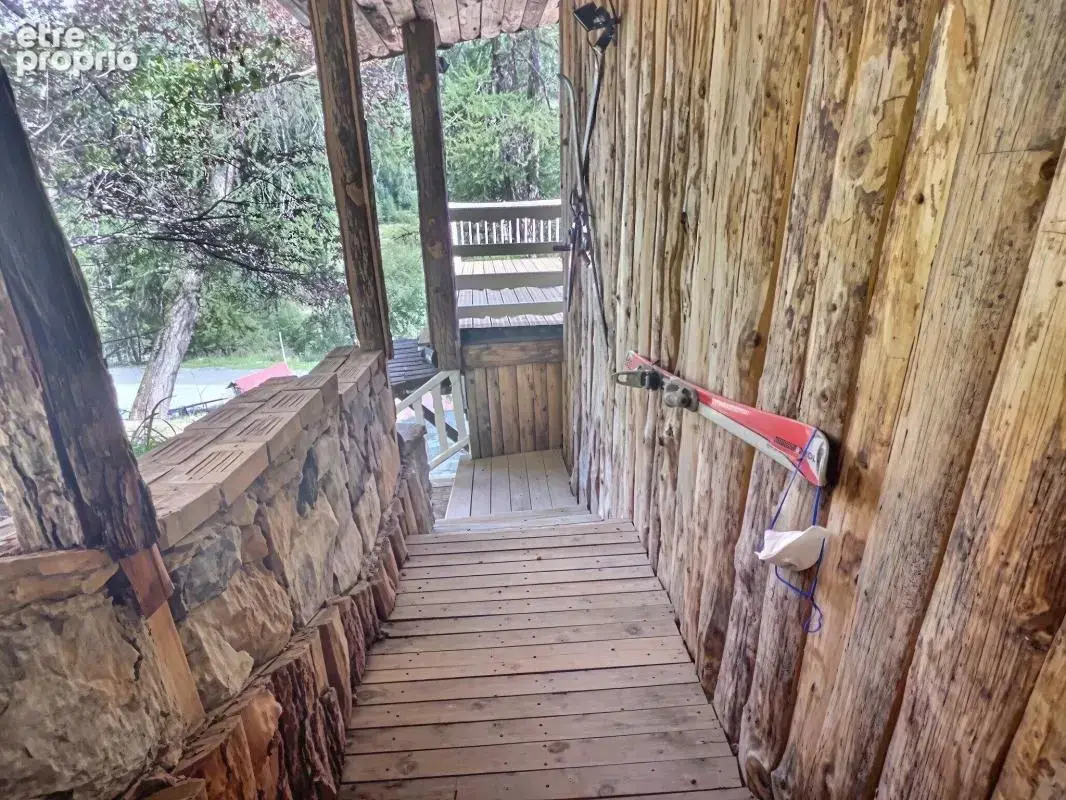 Idéal investissement locatif pour ce chalet en duplex ..
La Colmiane, station de ski et d’été…
Demandez moi la vidéo pour plus d - photo 7