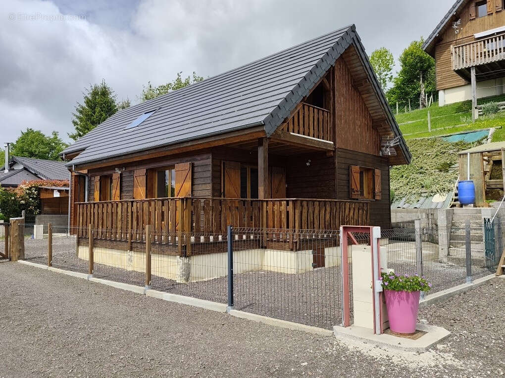 Maison à MURAT-LE-QUAIRE