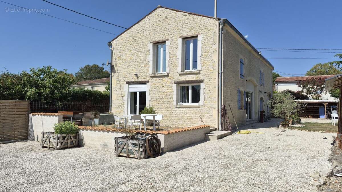 Maison 180 m² à Nere  - photo 3