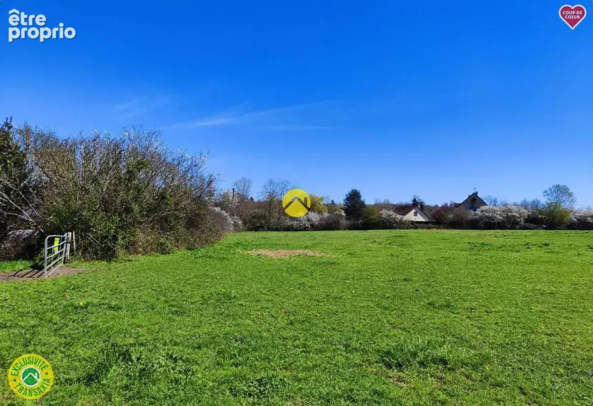Terrain à LA GUERCHE-SUR-L'AUBOIS