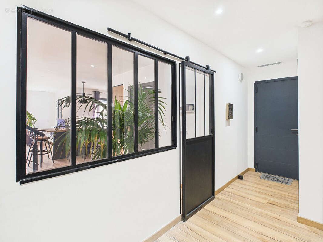 MAISON CONTEMPORAINE RT2020 5 pièce(s) 136 m2 ur 580m² terrain ROMANS SUR ISERE 26100 - photo 6
