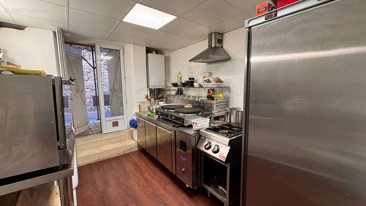 Commerce à LA COLLE-SUR-LOUP