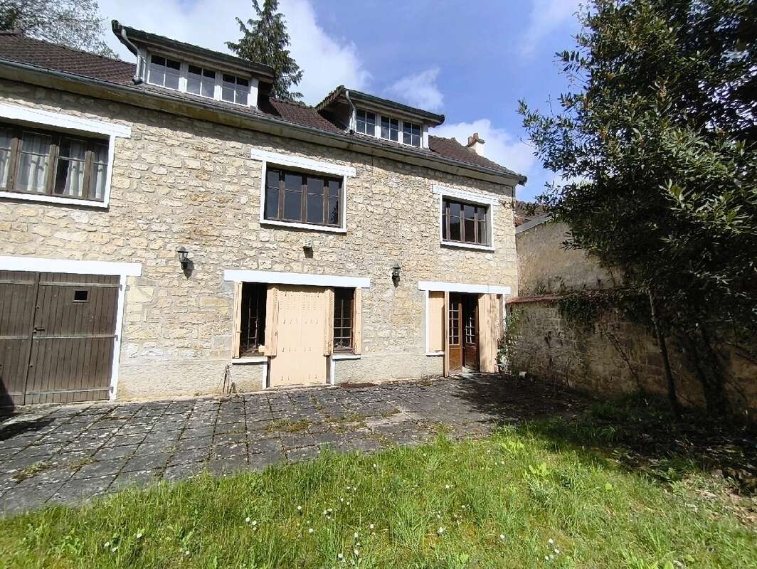 Maison à NESLES-LA-VALLEE