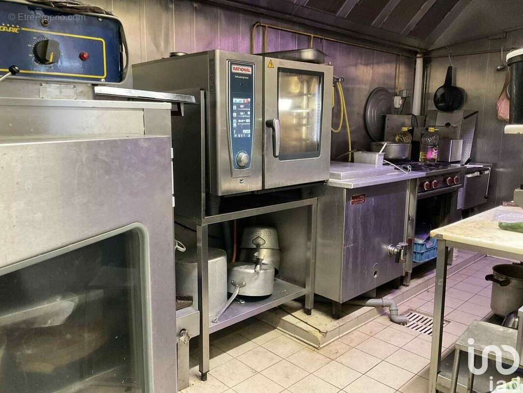 Photo 8 - Commerce à LE DOULIEU