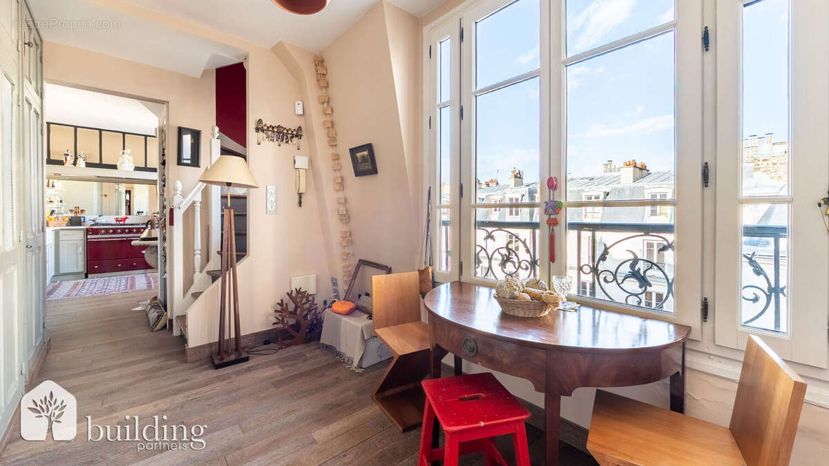 Appartement à PARIS-16E