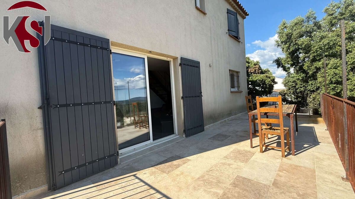 Maison à SEILLONS-SOURCE-D'ARGENS