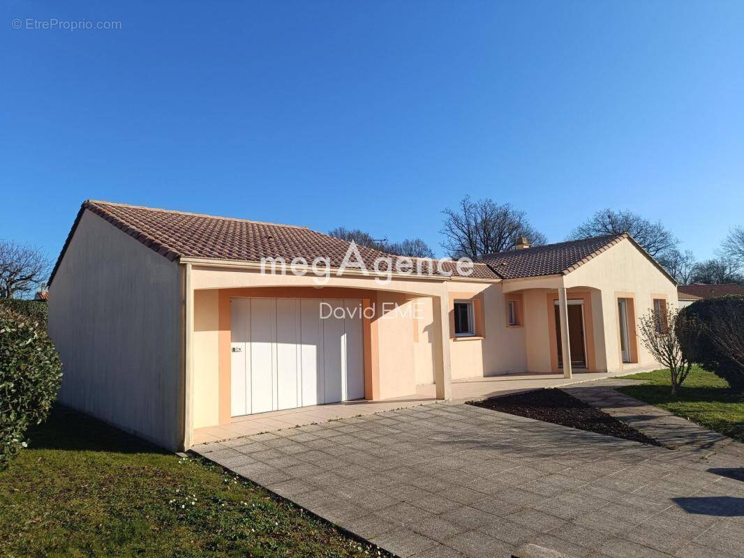 Maison à LA FERRIERE