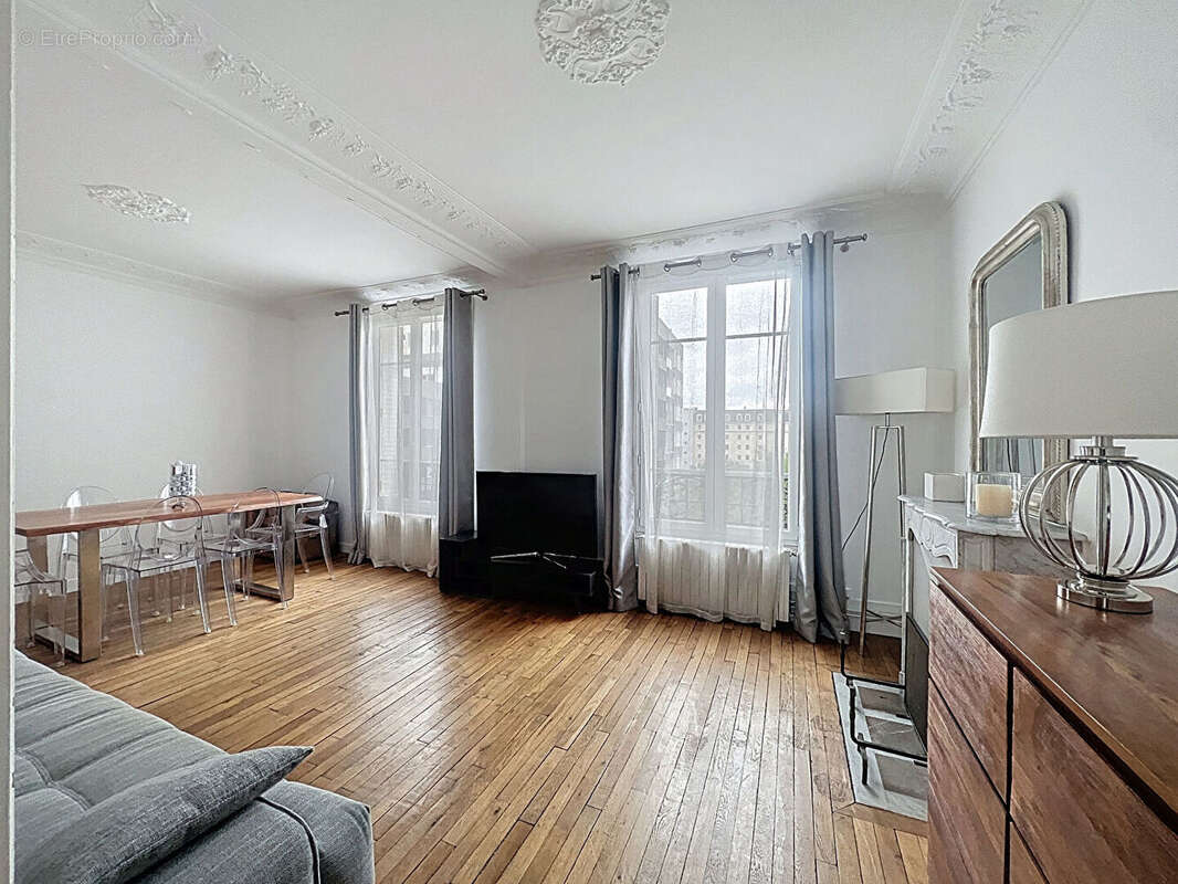 Appartement à SURESNES
