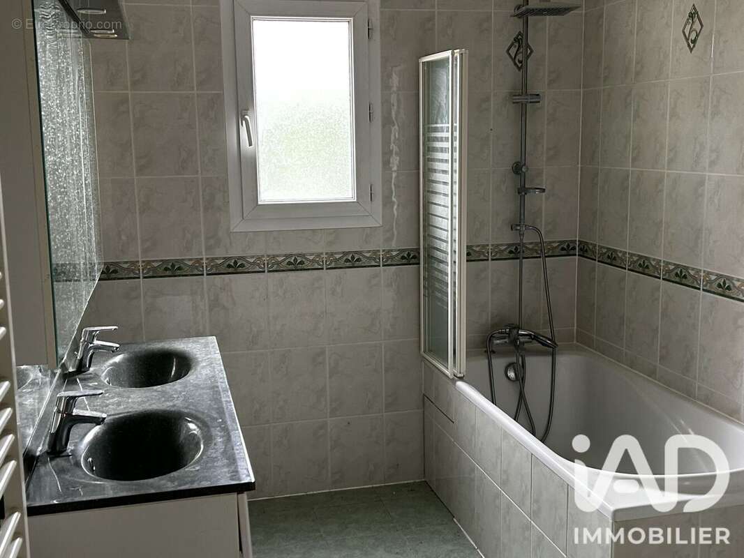 Maison 100 m² à Villentrois  - photo 7