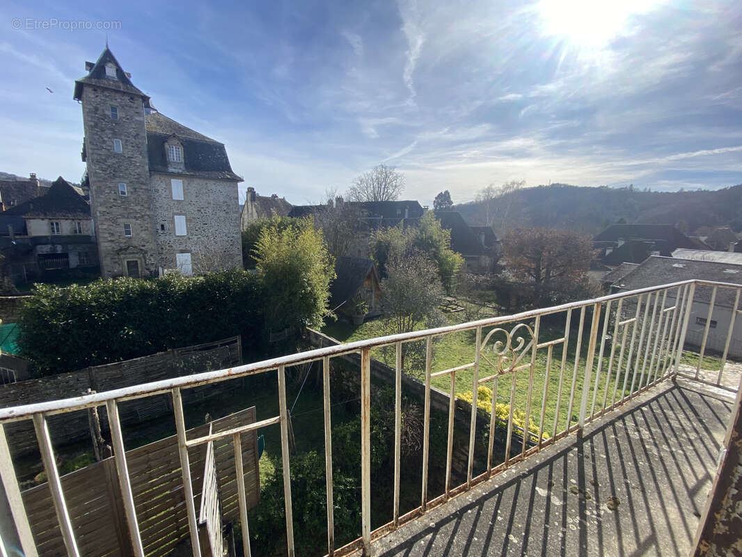 Appartement à MONCEAUX-SUR-DORDOGNE