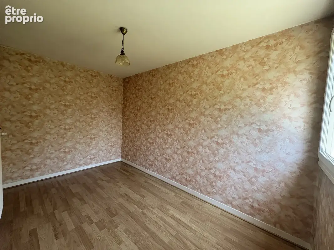 Situé à Clermont-Ferrand, appartement type 3. - photo 6