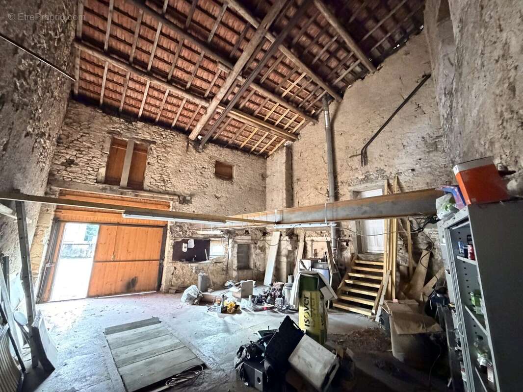 Maison à THIAUCOURT-REGNIEVILLE