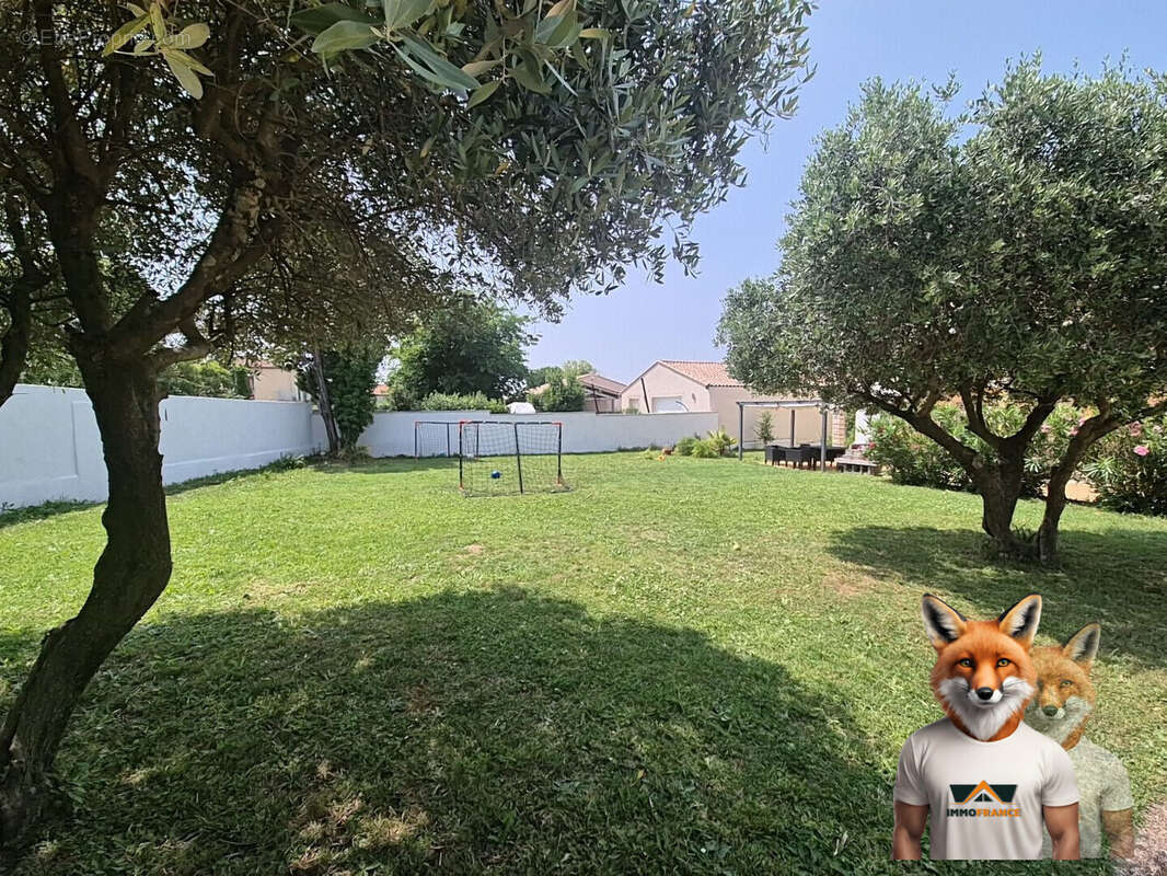 Maison à SAINT-HILAIRE-DE-BRETHMAS