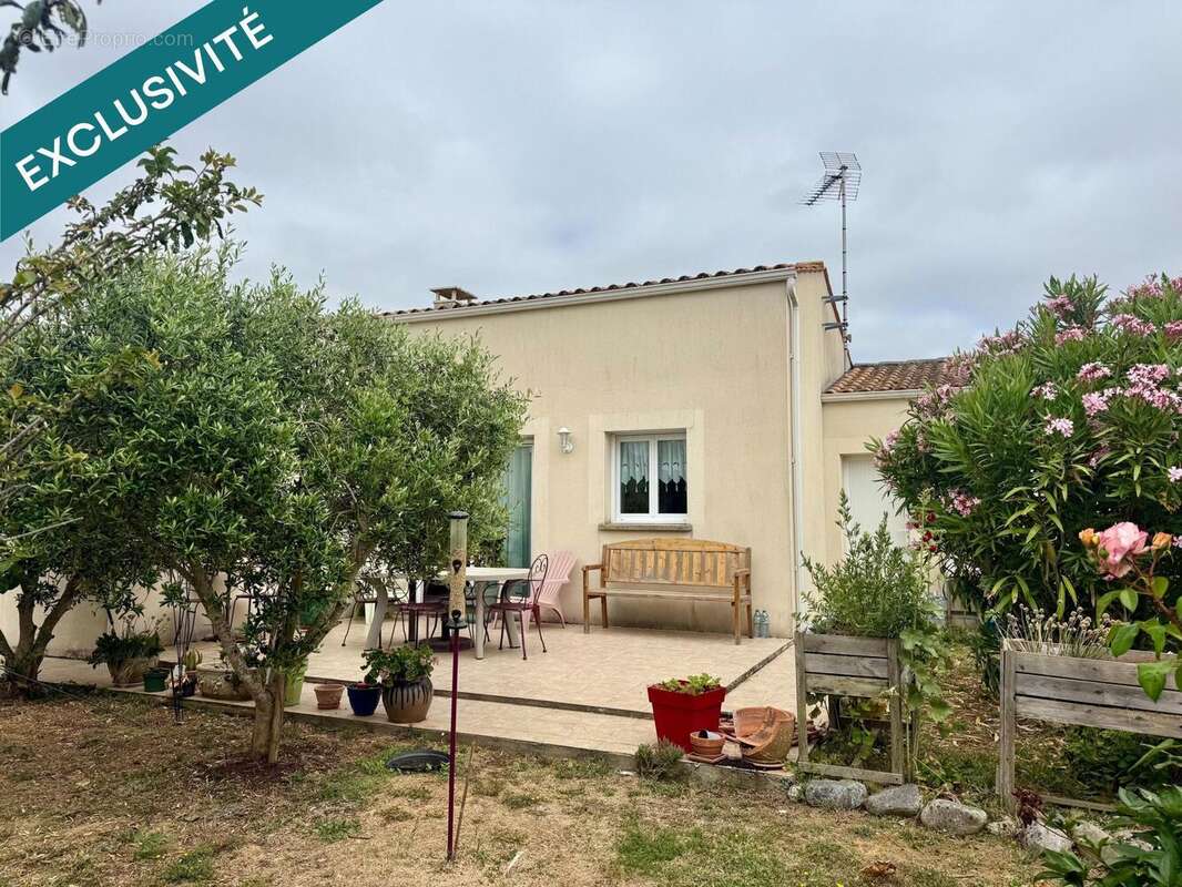 Photo 2 - Maison à PORT-DES-BARQUES