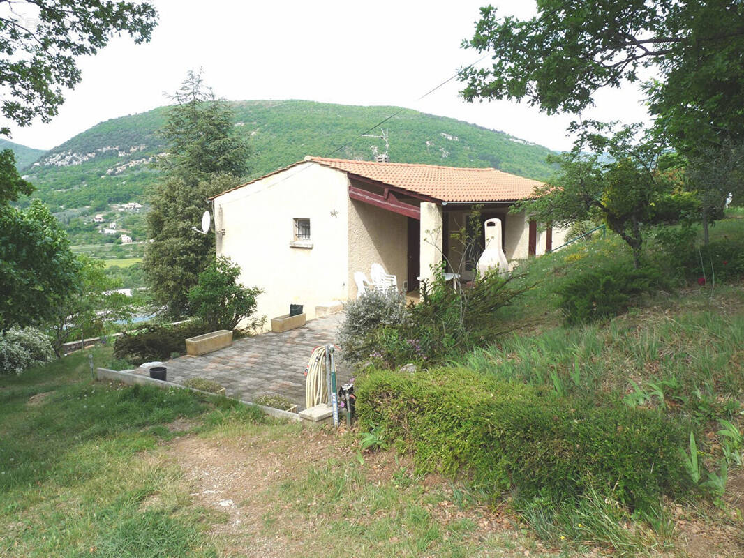 Maison à ENTREPIERRES