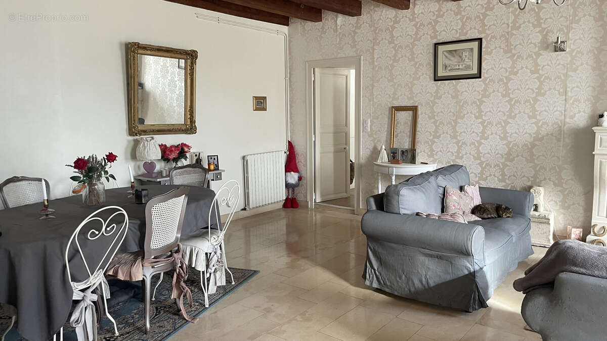 Maison à BEAUVAIS-SUR-MATHA