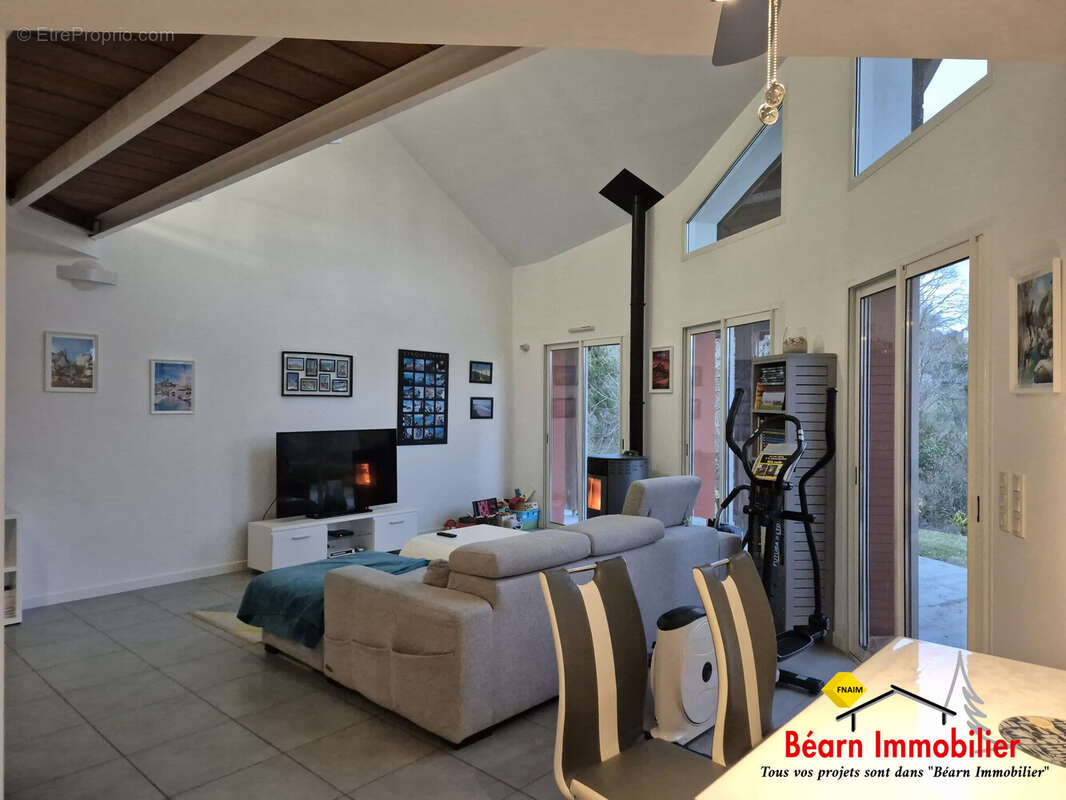 Maison 160 m² à Salies-De-Bearn  - photo 7