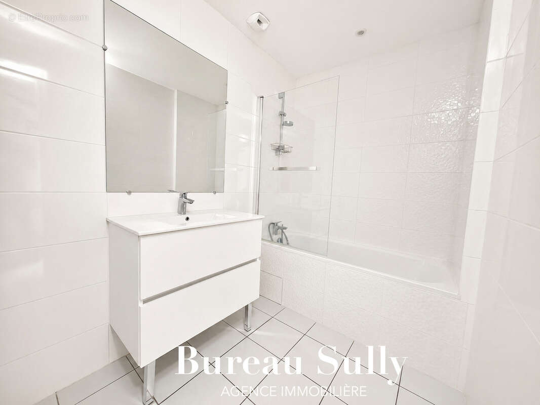 RARE: LYON 5/ St GEORGES- Bord de Saône/ Face à Ainay: Superbe et spacieux 3 pièces esprit Loft - photo 7