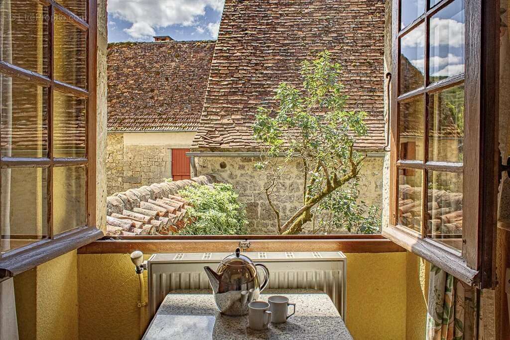 Rare dans le secteur, Tour de guet médiévale et maison d'amis avec piscine au cœur du parc naturel - photo 9