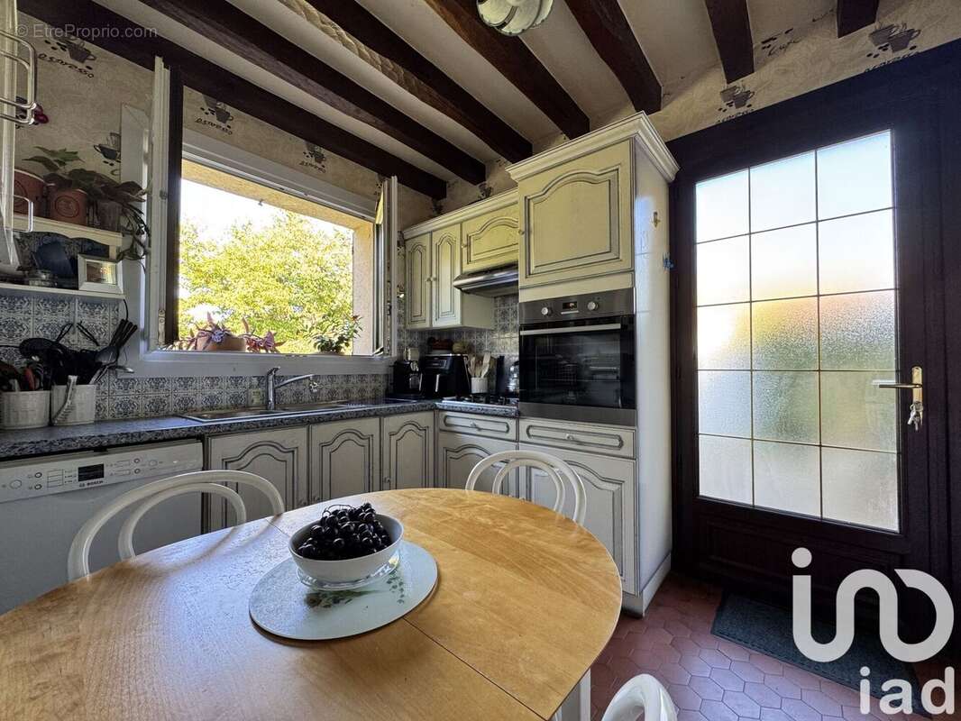 Maison 111 m² à Sylvains-Les-Moulins  - photo 8