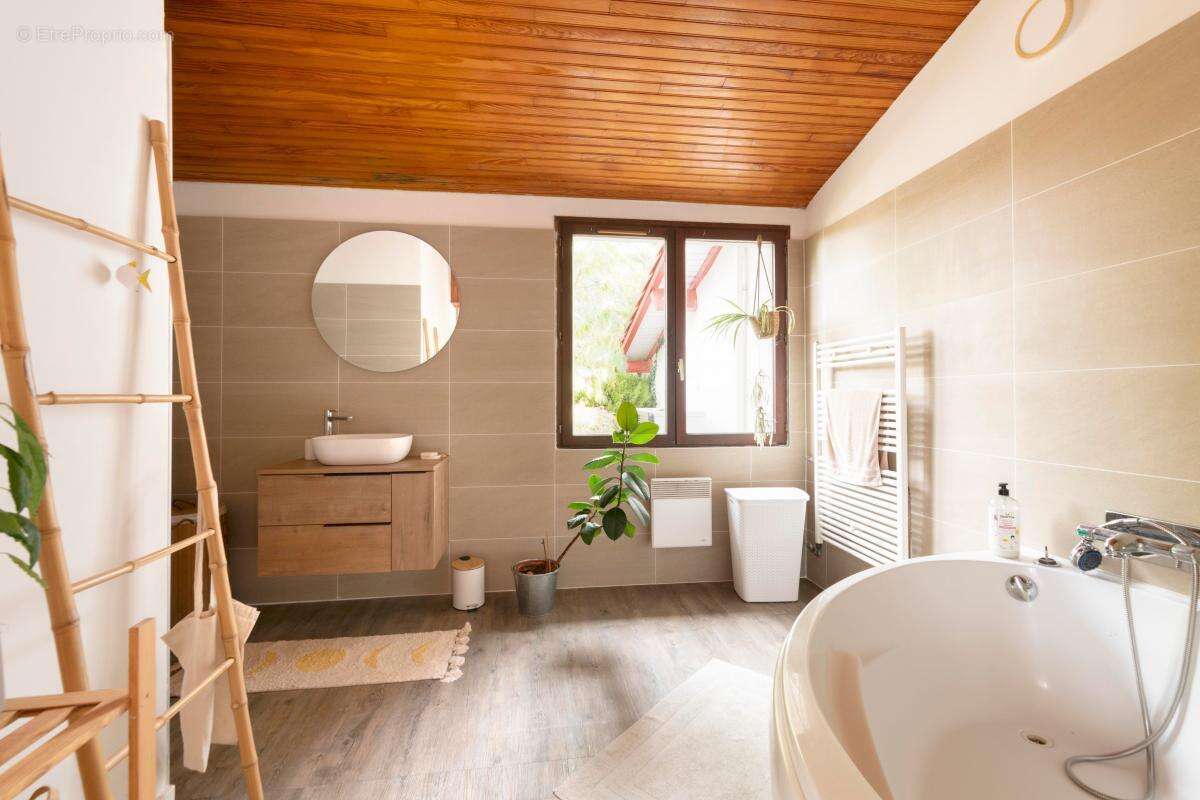 Maison à VIELLE-TURSAN