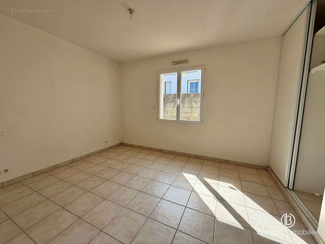 Maison 5 pièces - 87 m² - Centre-ville de La Garnache - photo 6