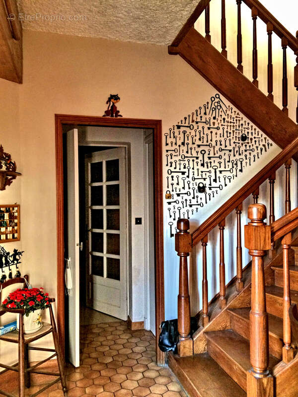 Creuzier le vieux, maison familiale avec dependances - photo 8