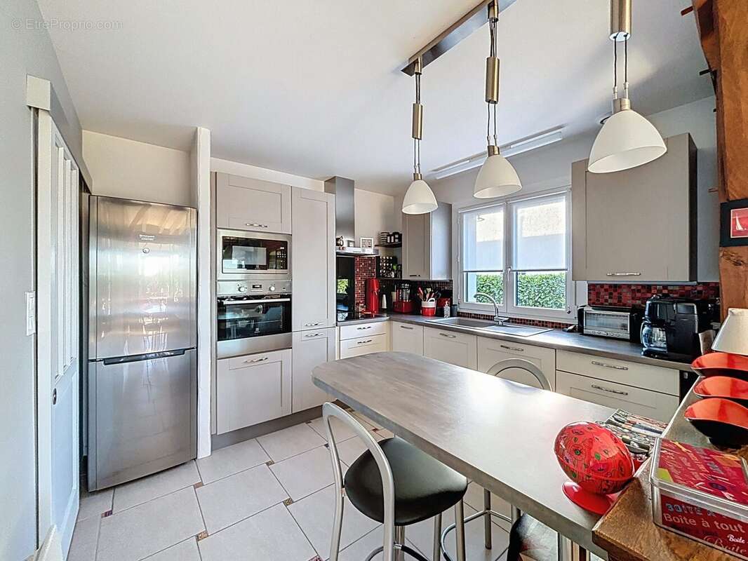 Maison à LA CHAUSSEE-SAINT-VICTOR