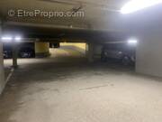 Parking à PARIS-16E