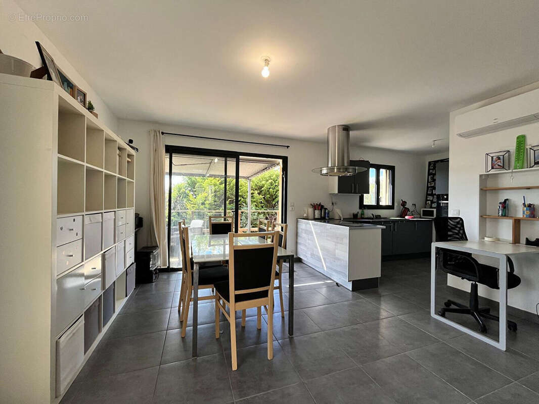 Maison à LA GARDE-ADHEMAR