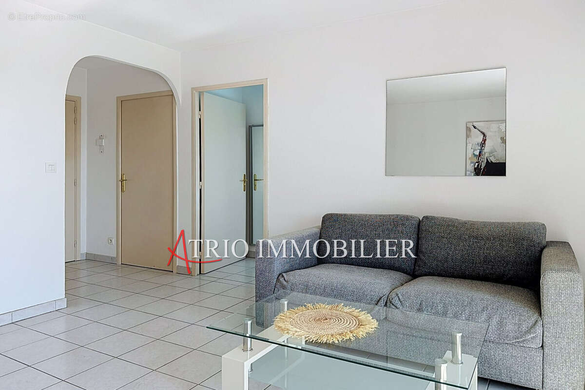 Appartement 40 m² à Saint-Laurent-Du-Var  - photo 3