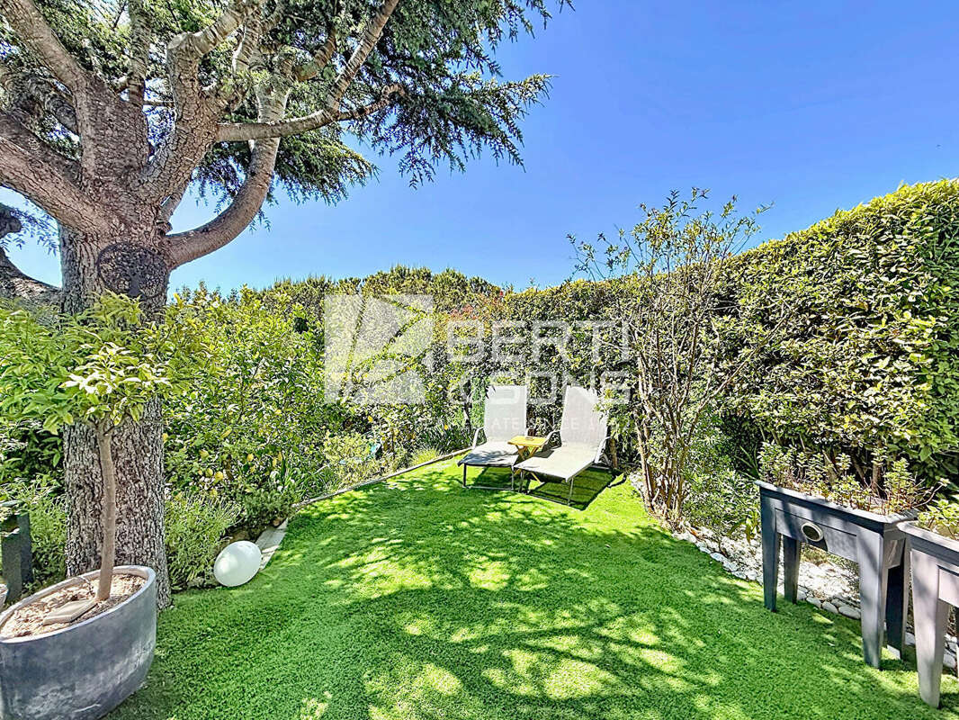 Appartement à MANDELIEU-LA-NAPOULE
