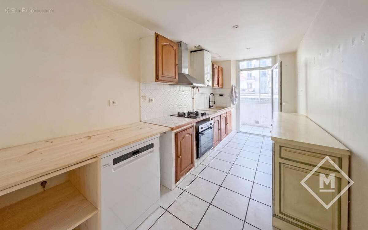 Appartement à MARSEILLE-5E