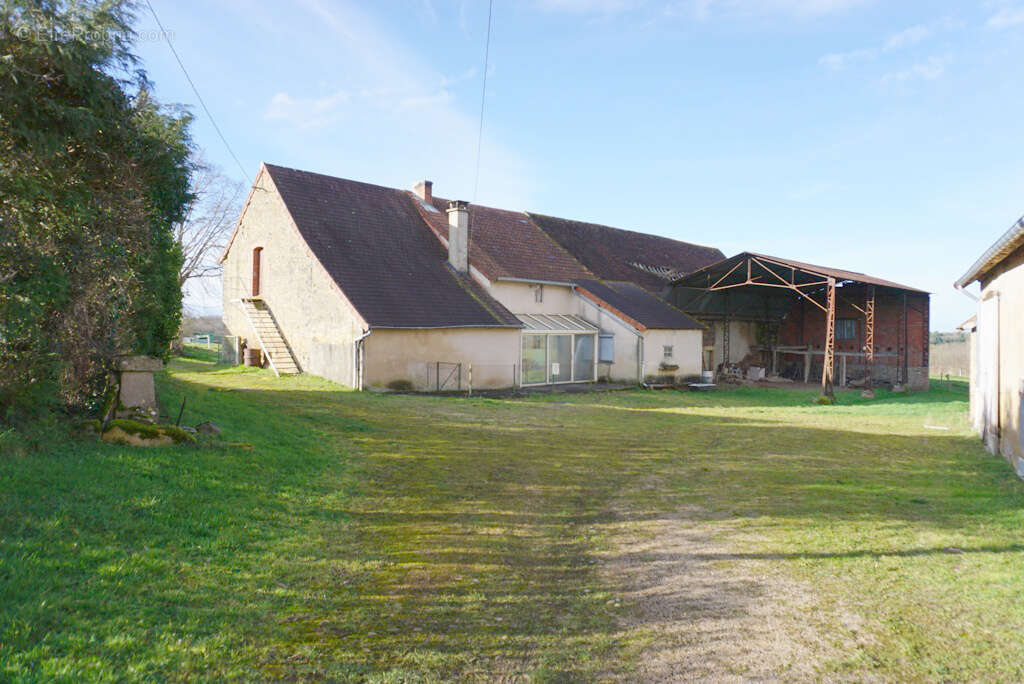 Maison à PARAY-LE-MONIAL