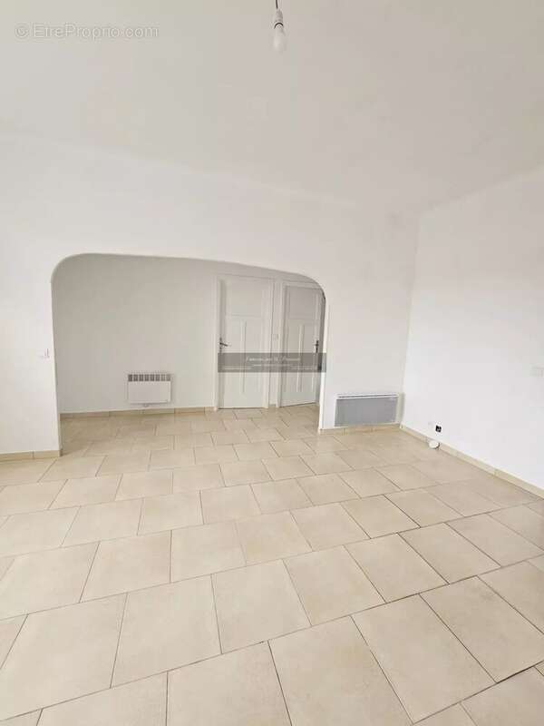 Appartement à PUGET-SUR-ARGENS