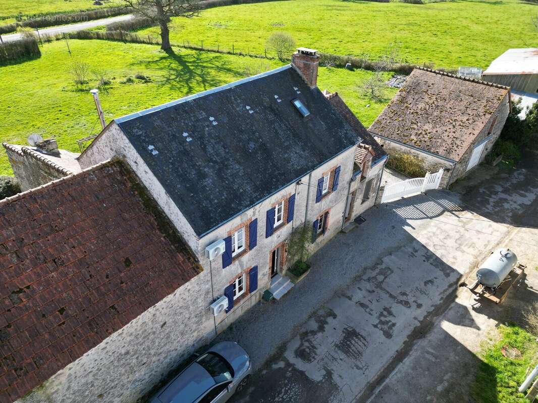 Maison à SAINT-LEGER-MAGNAZEIX