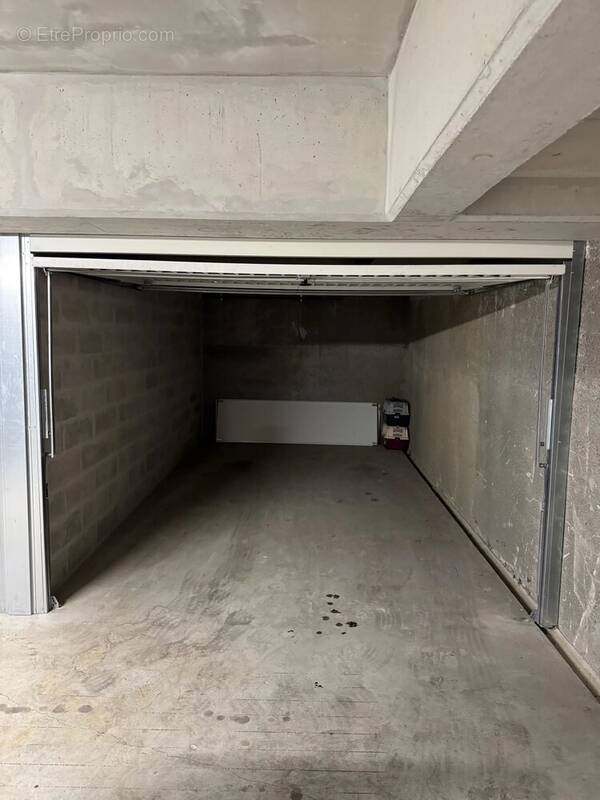 Parking à MARSEILLE-8E