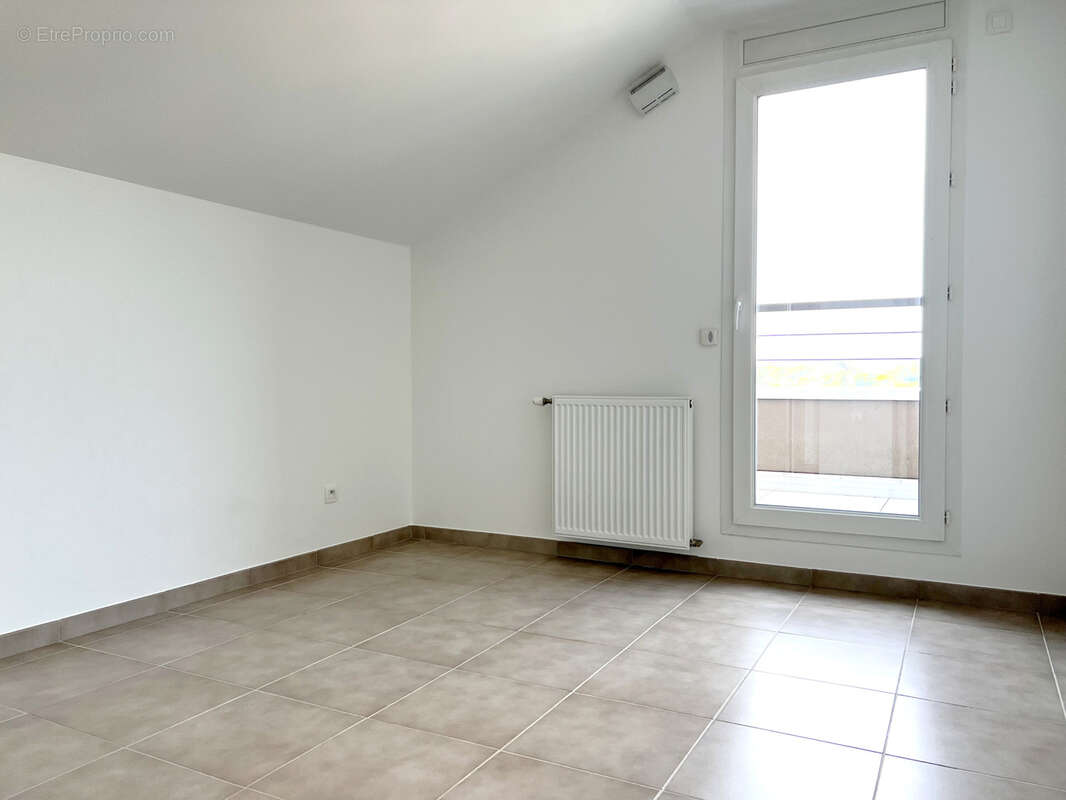 Appartement à VILLE-LA-GRAND