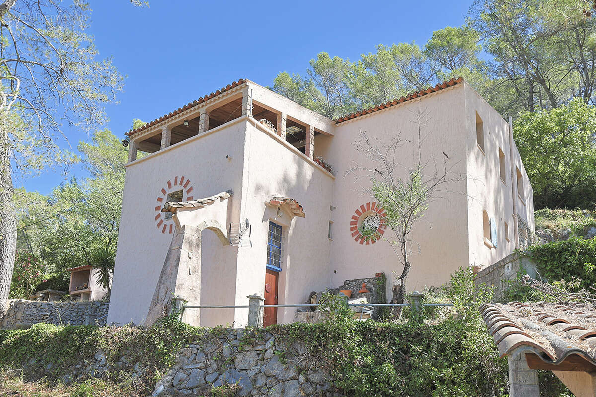 Maison à SOLLIES-TOUCAS