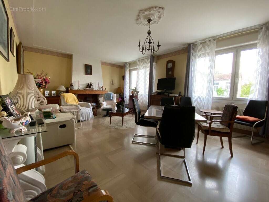 Maison à BELLERIVE-SUR-ALLIER