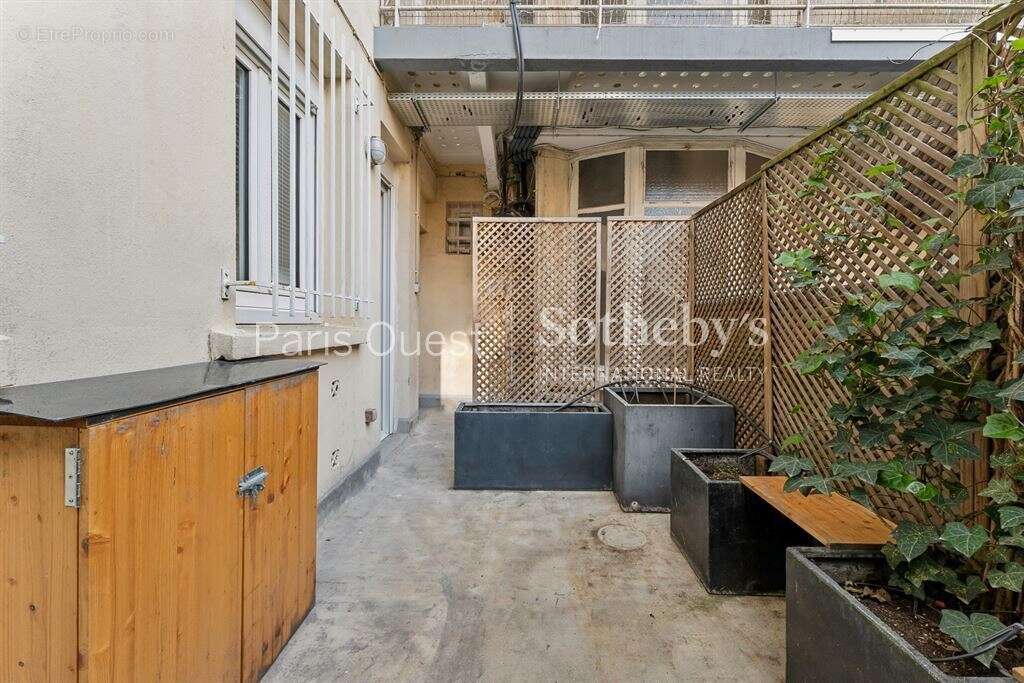 Appartement à NEUILLY-SUR-SEINE