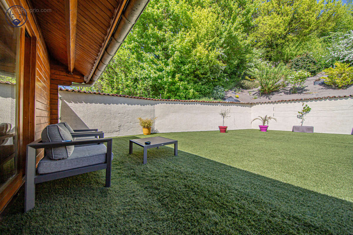 Chalet lumineux avec terrasse et dépendance - photo 15