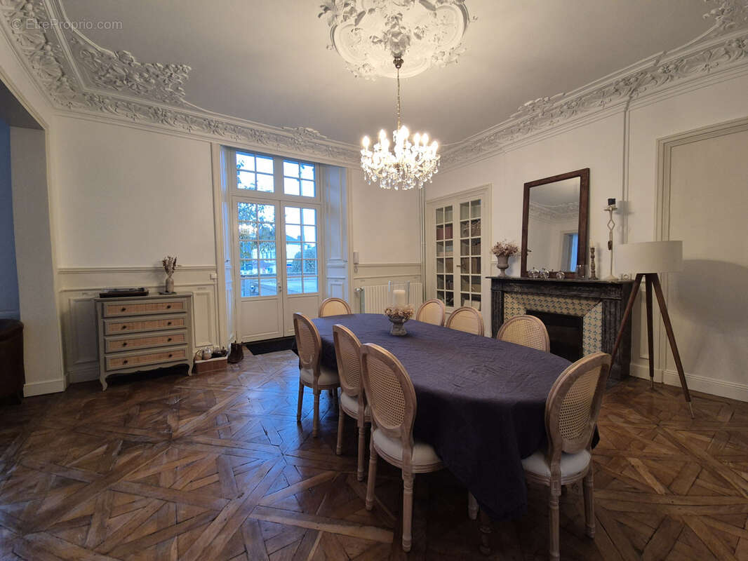 Maison à SABLE-SUR-SARTHE