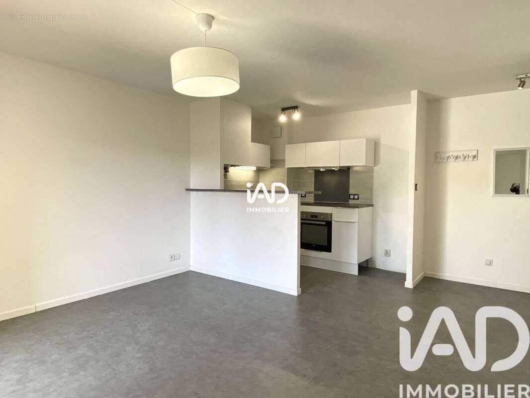 Photo 3 - Appartement à LIVRY-GARGAN