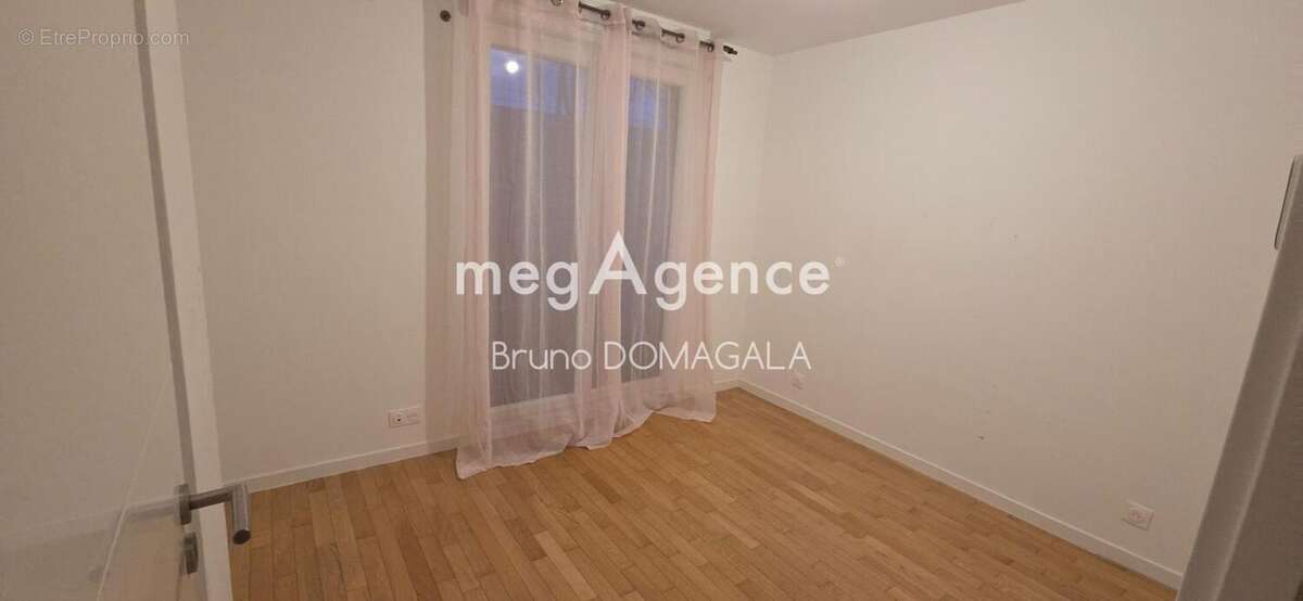 Appartement à VOISINS-LE-BRETONNEUX