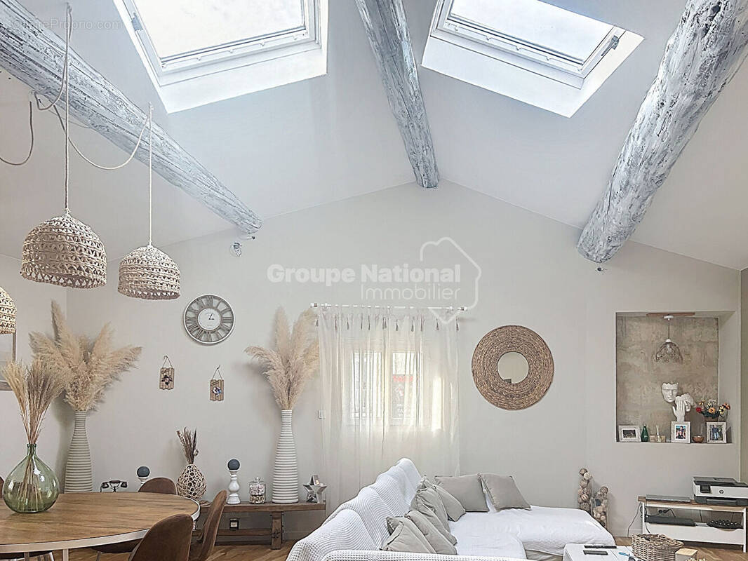 Maison à JONQUIERES-SAINT-VINCENT