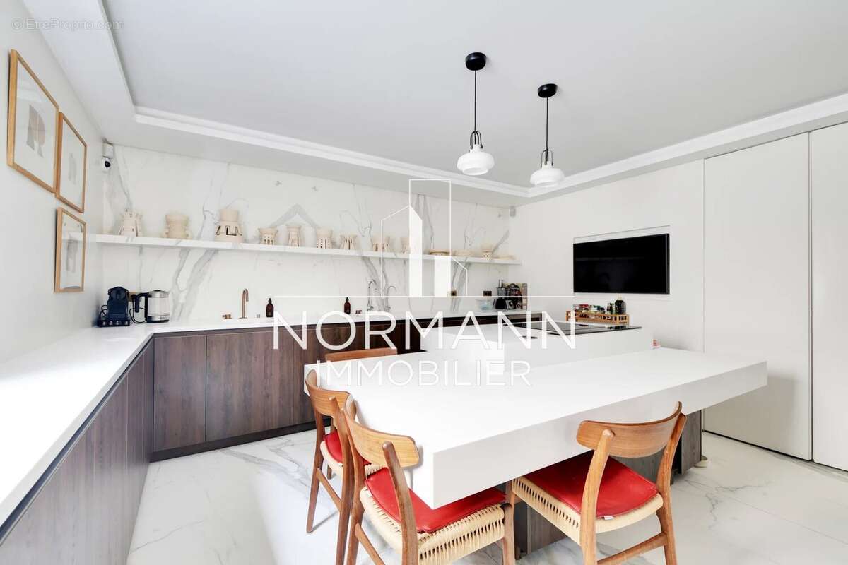 Appartement à NEUILLY-SUR-SEINE